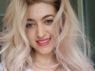 ElizabethRaegan  live sex cam