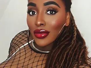 AnnaliseMoretti  live sex cam