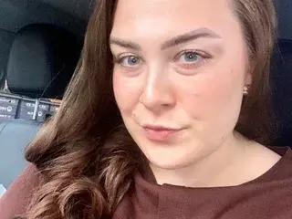 Missyloulou  live sex cam