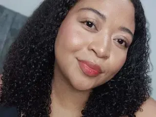 AlishaaCharm  live sex cam