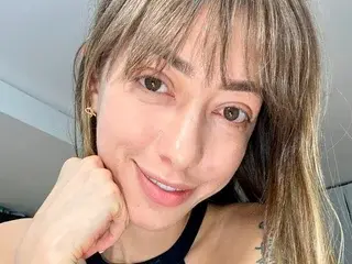 HolyPink  live sex cam