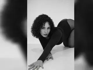 Salmaanaur  live sex cam