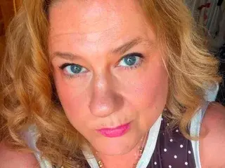 Curvyy_Belle  live sex cam