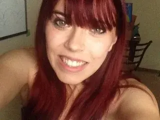 PamLavigne  live sex cam