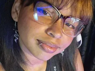 Ailyncastrocm101  live sex cam