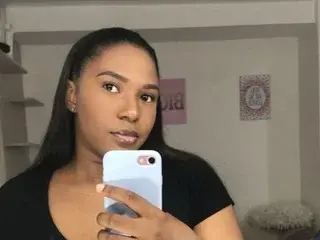 CharrloteBrownn  live sex cam