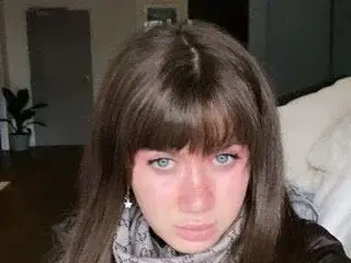 Hazelnutty  live sex cam