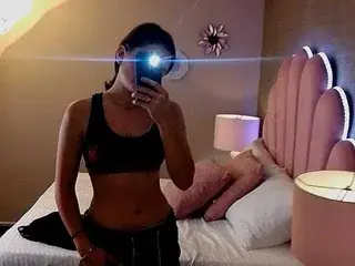 YeimyCollins  live sex cam