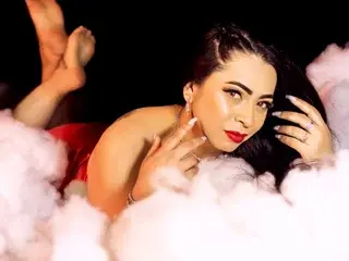 AdelinneMoretti  live sex cam