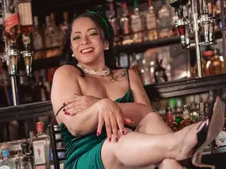 AdelinneMoretti  live sex cam