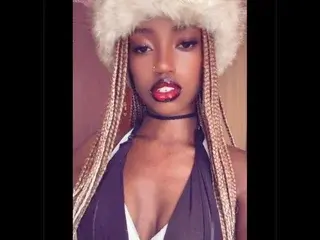 Lilpocketpussy  live sex cam