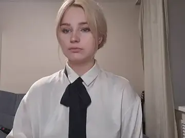 BloomMoon  live sex cam