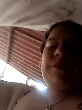 Luciana_37  live sex cam
