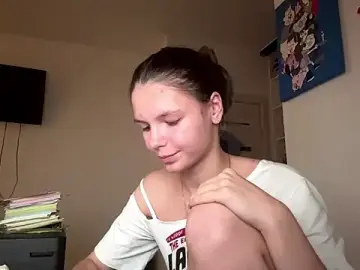 MaryleeOchsner  live sex cam