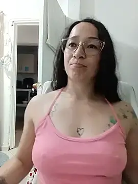 Emilypoppy3  live sex cam