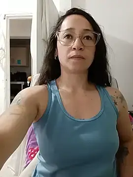 Emilypoppy3  live sex cam