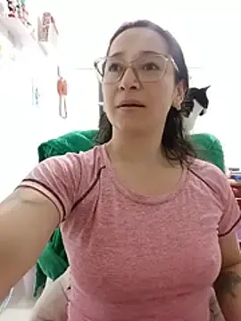 Emilypoppy3  live sex cam