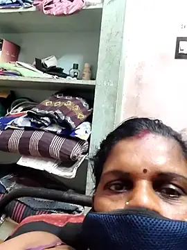 Kumuthaqueen  live sex cam