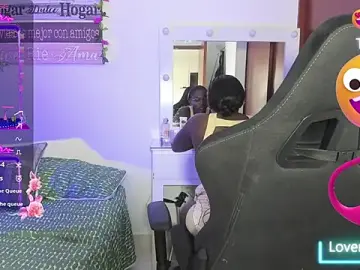 Maika28  live sex cam
