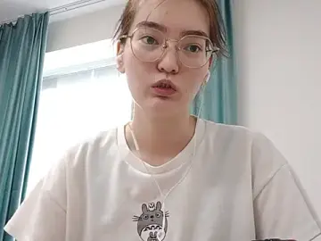 BeatrizGeving  live sex cam