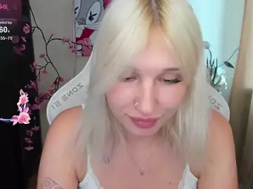 EvelinaLuu  live sex cam