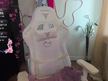 EvelinaLuu  live sex cam