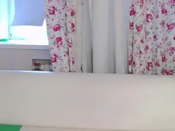 SilviaHart  live sex cam