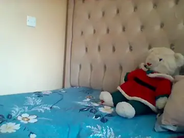 Millicent53  live sex cam