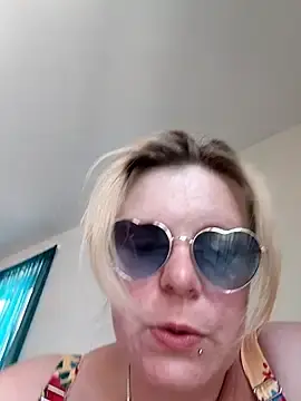 PinkieMilfPUSY  live sex cam