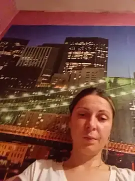EmiliiaGold  live sex cam