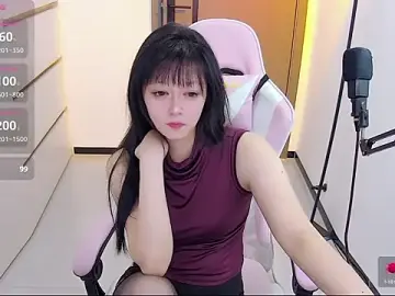 Fioriy66  live sex cam