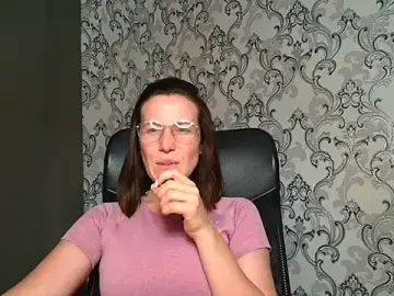 Kelly_Kisss  live sex cam