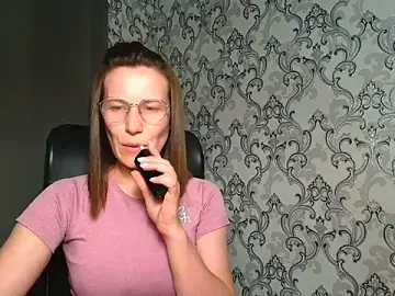 Kelly_Kisss  live sex cam