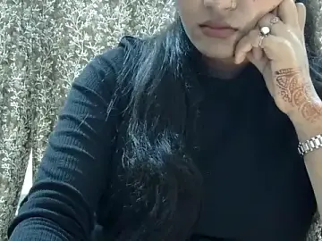Lusty_diya  live sex cam