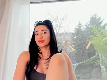 Naila18  live sex cam