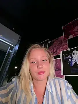 YOU_JOY  live sex cam