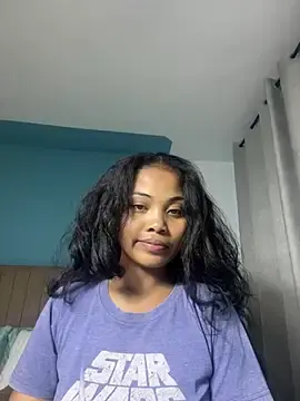 Naya86  live sex cam