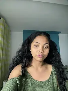 Naya86  live sex cam
