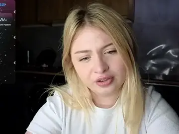 Shy_blondiee  live sex cam