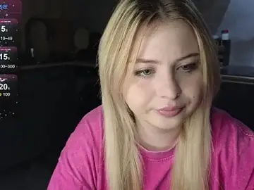 Shy_blondiee  live sex cam