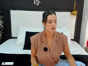 Ada_Monroe10  live sex cam