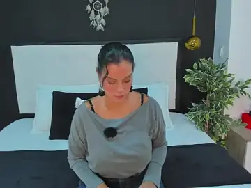 Ada_Monroe10  live sex cam