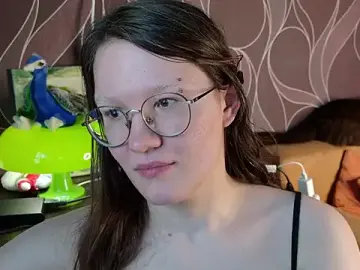 HairyMira  live sex cam