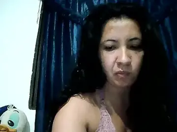 Chiquilove27  live sex cam