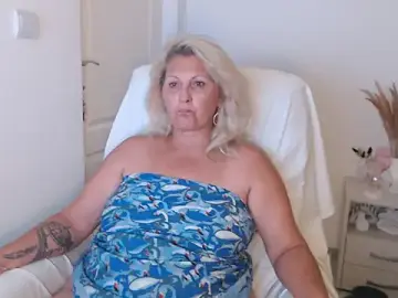 Divineblond  live sex cam