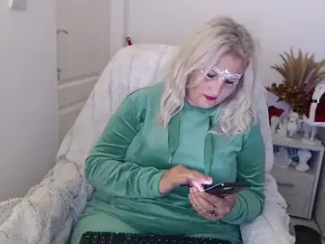 Divineblond  live sex cam