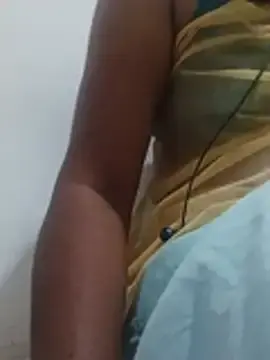 MoonLightMeena  live sex cam