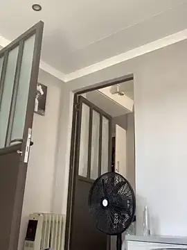 Queen-Boobylicious  live sex cam