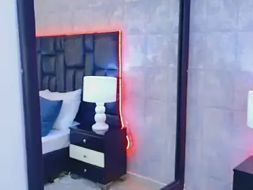 CoralJohnees  live sex cam