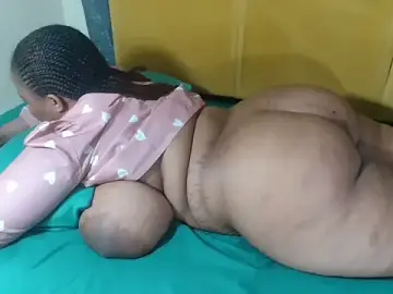 HugeTitisxx  live sex cam